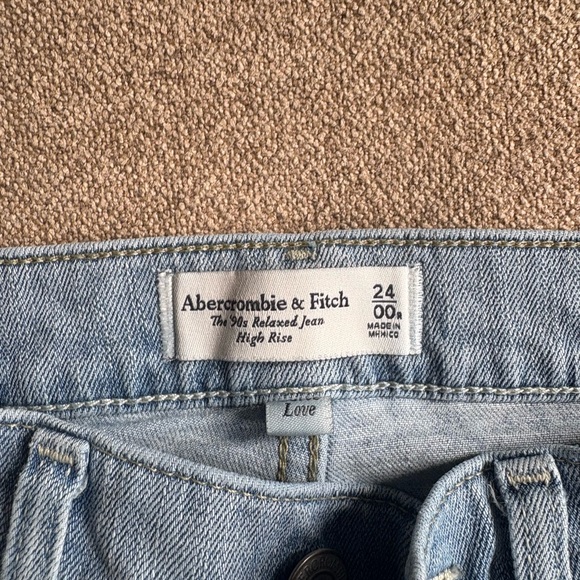 Abercrombie & Fitch 90’s relaxed Light Blue High Rise Jeans - Picture 1 of 3